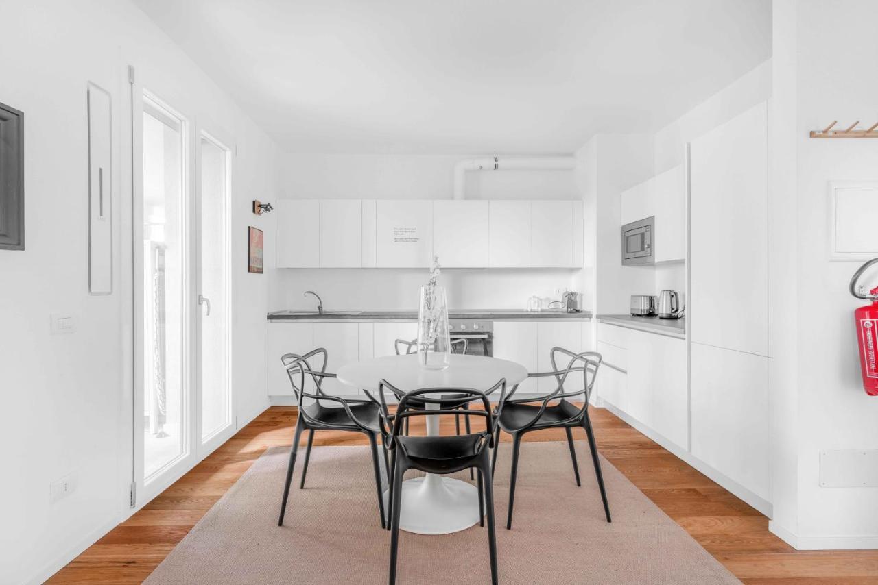 Modern With Terrace & Garage By Ndp Rent Apartment Milan Exterior photo